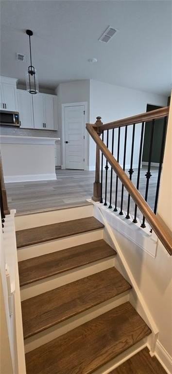 400 Elise Way - Photo 4 of 38