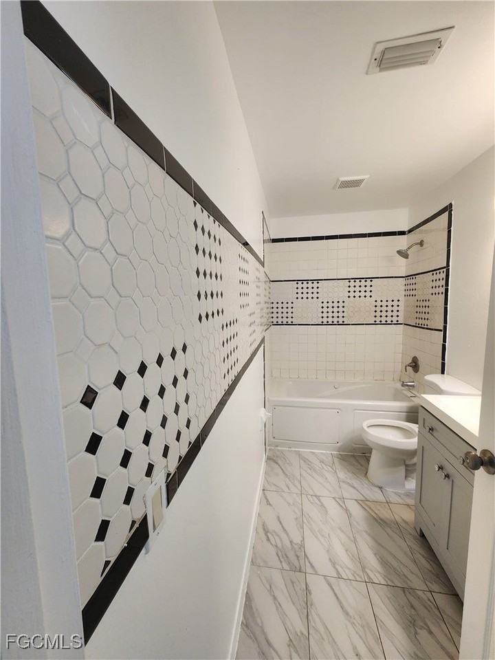 1248 Columbus Blvd Apt A #A - Photo 6 of 13