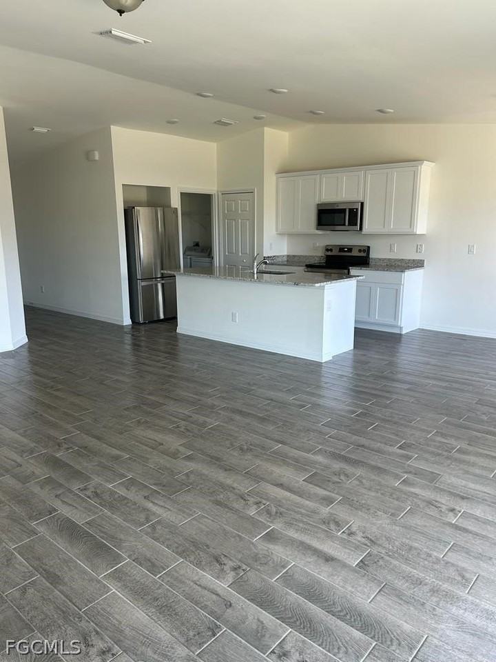 3626 Ne 19th Ave - Photo 7 of 9