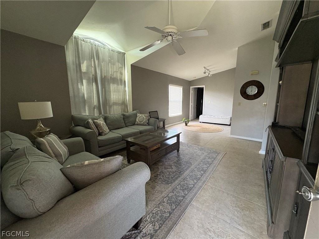 13226 Whitehaven Ln Apt 1305 - Photo 6 of 17