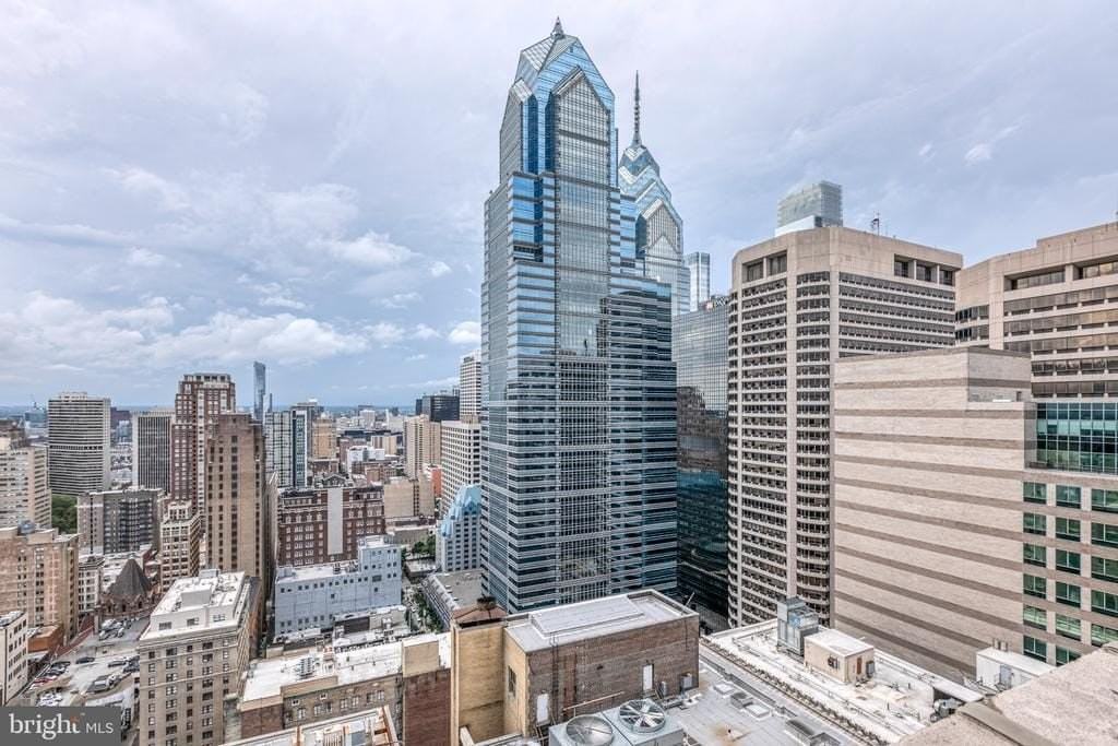 111 S 15th St #2312 - Photo 3 of 26