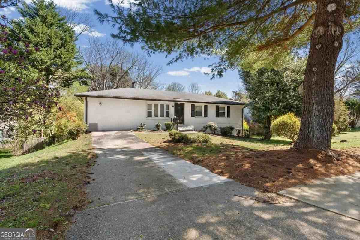 2815 Carolyn Dr Se - Photo 5 of 50