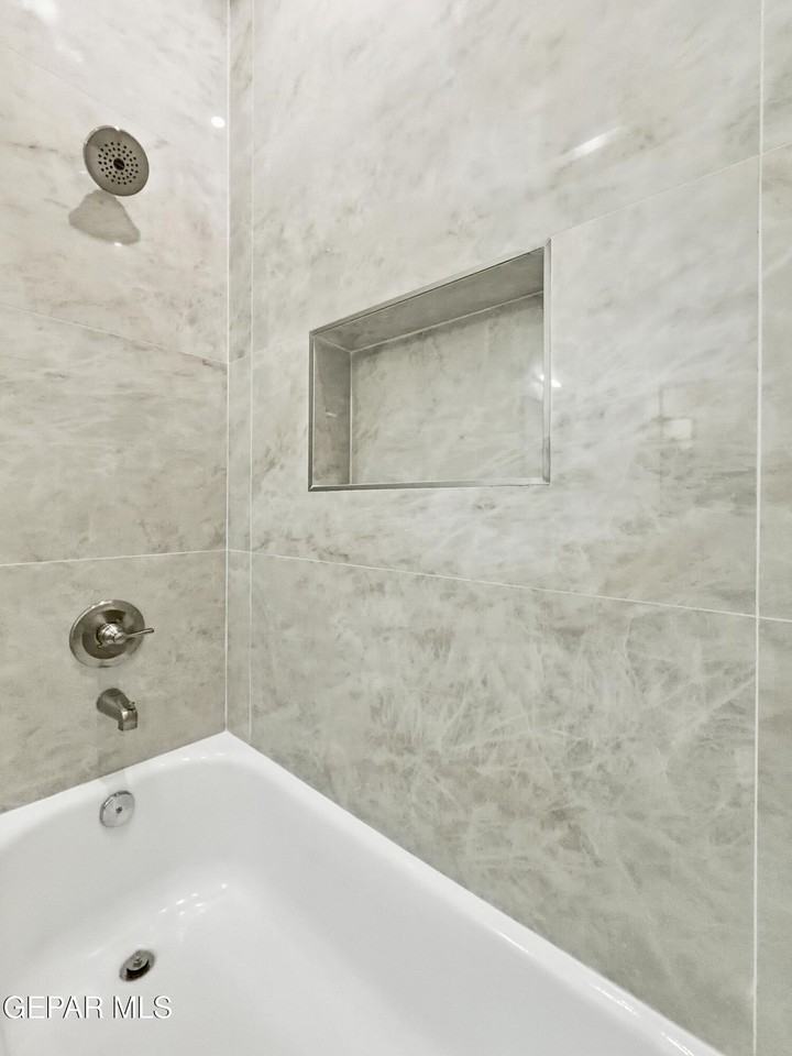 12316 Anson Mills Way - Photo 4 of 34