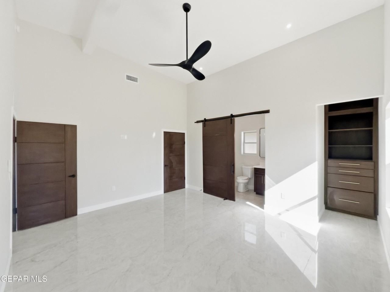 12316 Anson Mills Way - Photo 7 of 34