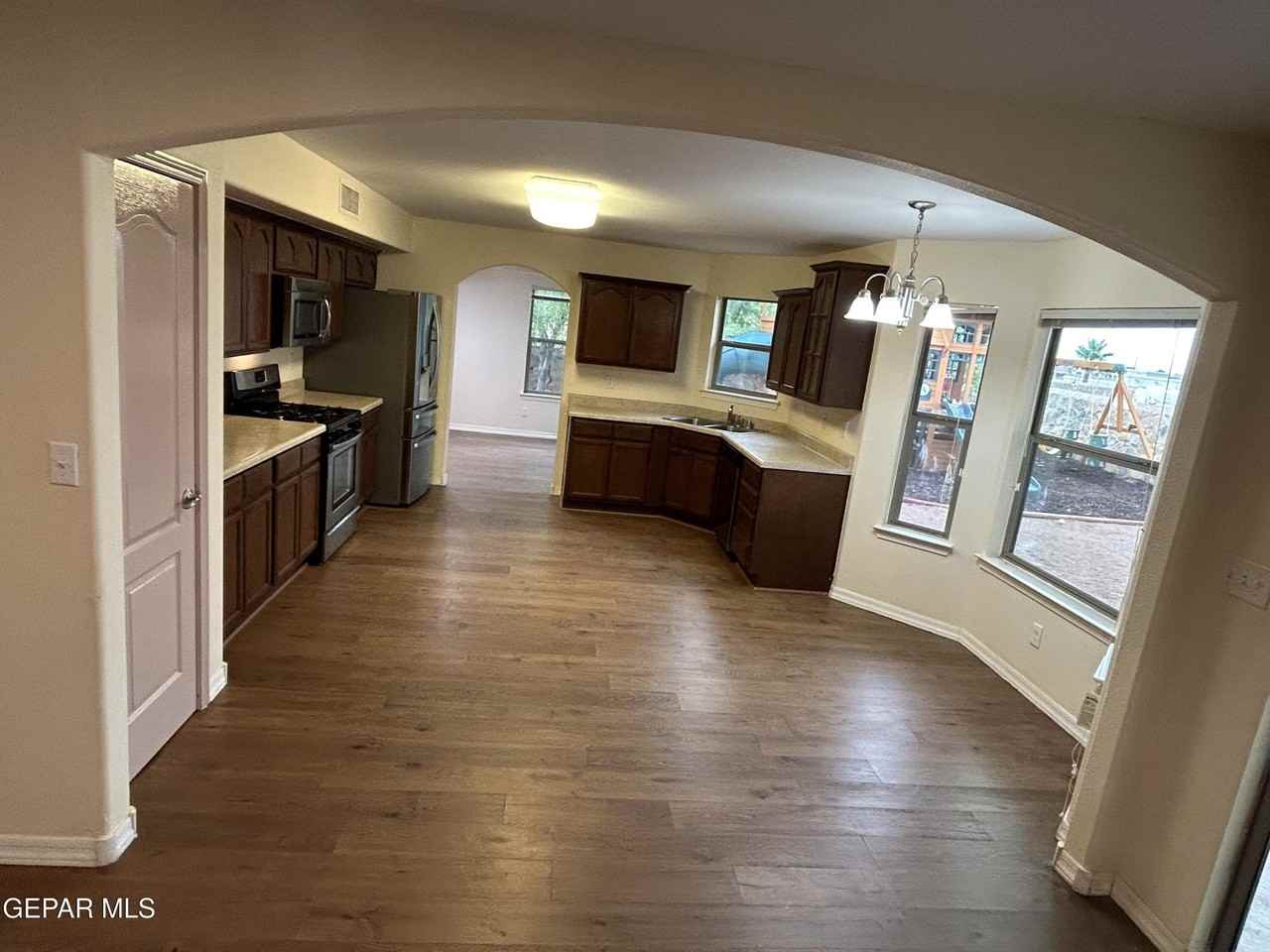 14396 Alma Point Dr - Photo 7 of 22