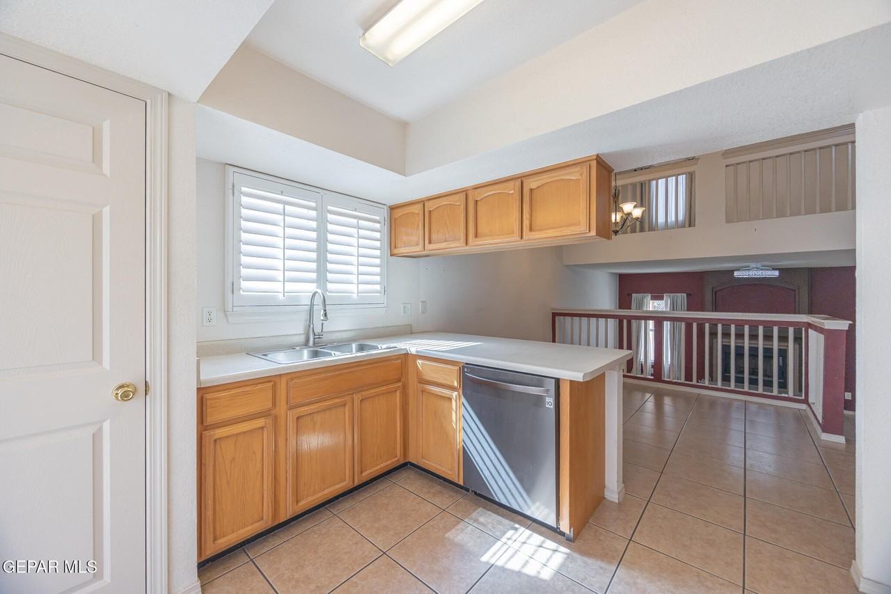 749 Linda Johnson - Photo 3 of 26