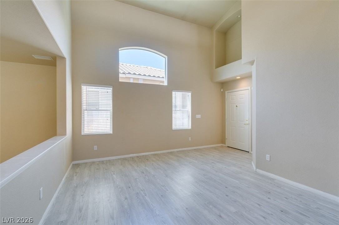 936 Midpride St - Photo 6 of 47