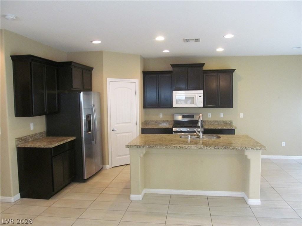 3711 Gilmore Creek St - Photo 4 of 36