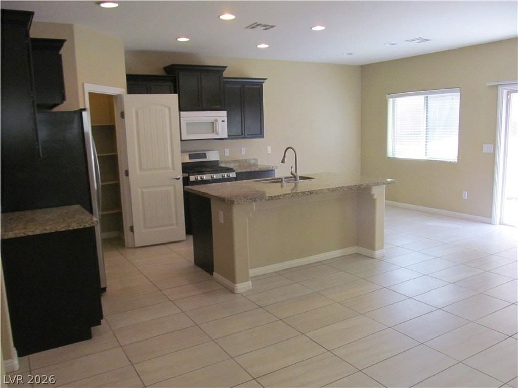 3711 Gilmore Creek St - Photo 6 of 36