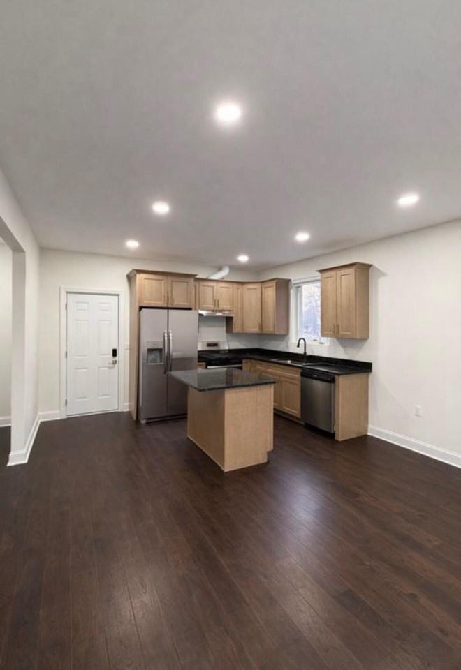 2544 Eastlawn St - Photo 5 of 12