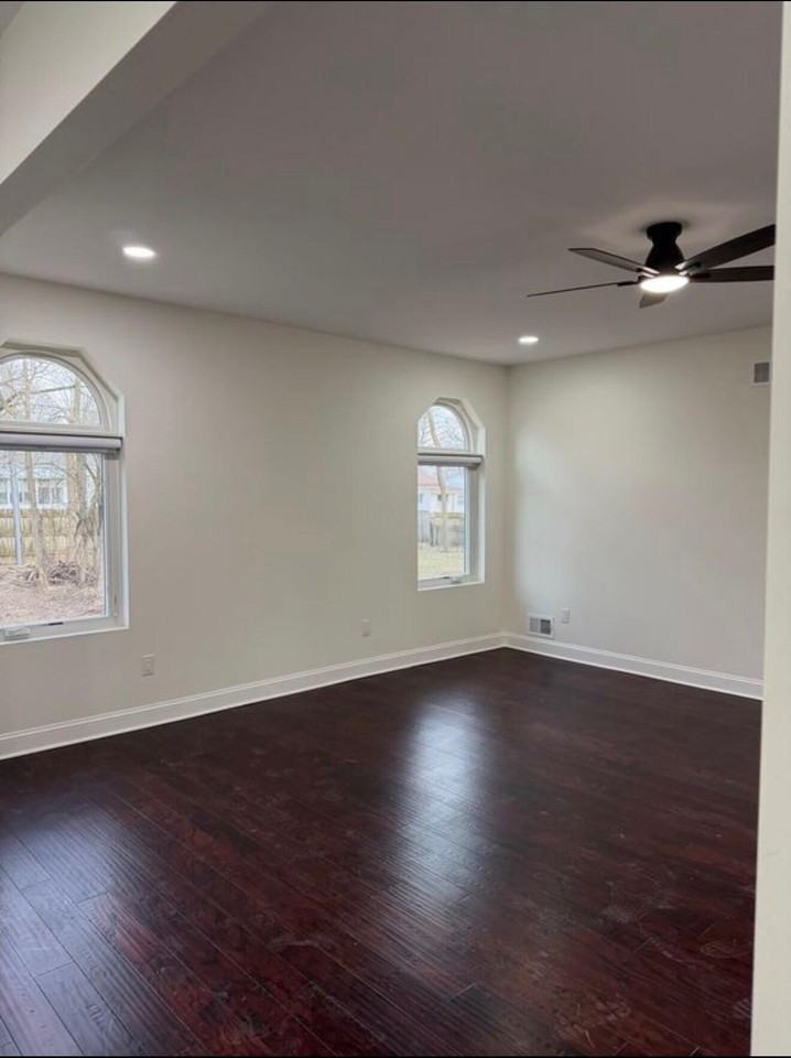 2417 Harding Ave - Photo 2 of 13