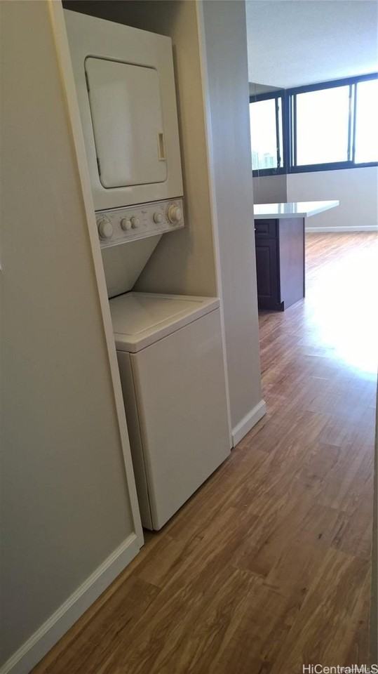 1571 Piikoi St Apt 1904 - Photo 6 of 23