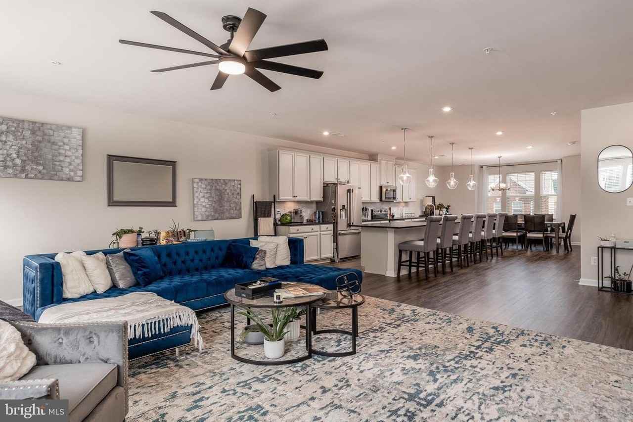 9639 Glassy Creek Way - Photo 4 of 26