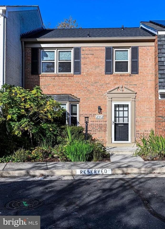 2312 Wheystone Ct - Photo 2 of 50