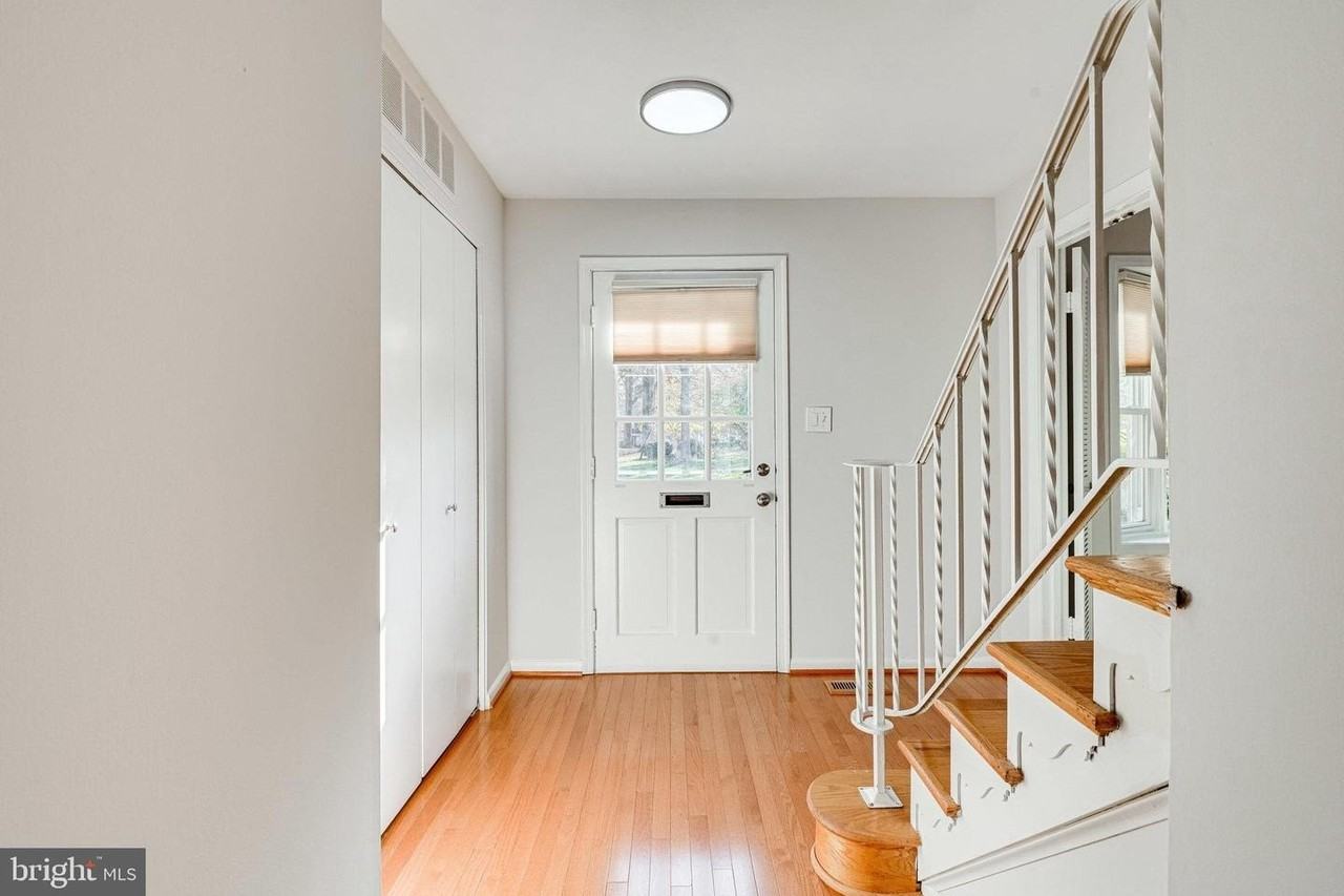 2312 Wheystone Ct - Photo 3 of 50