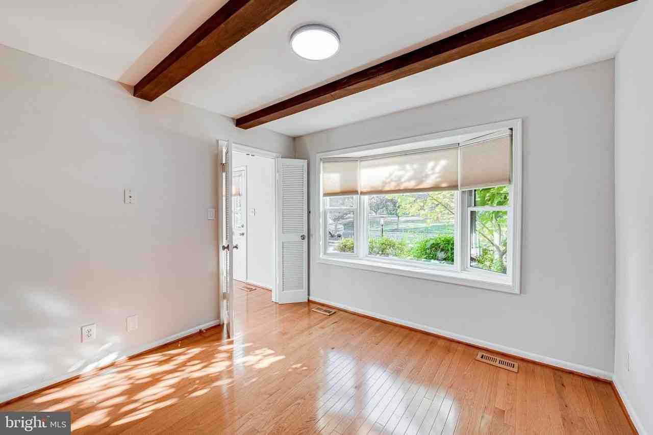 2312 Wheystone Ct - Photo 7 of 50