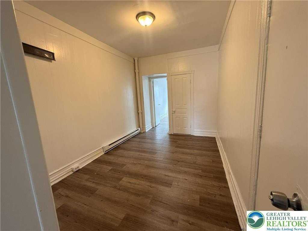 425 W Liberty St Apt 2 - Photo 3 of 5