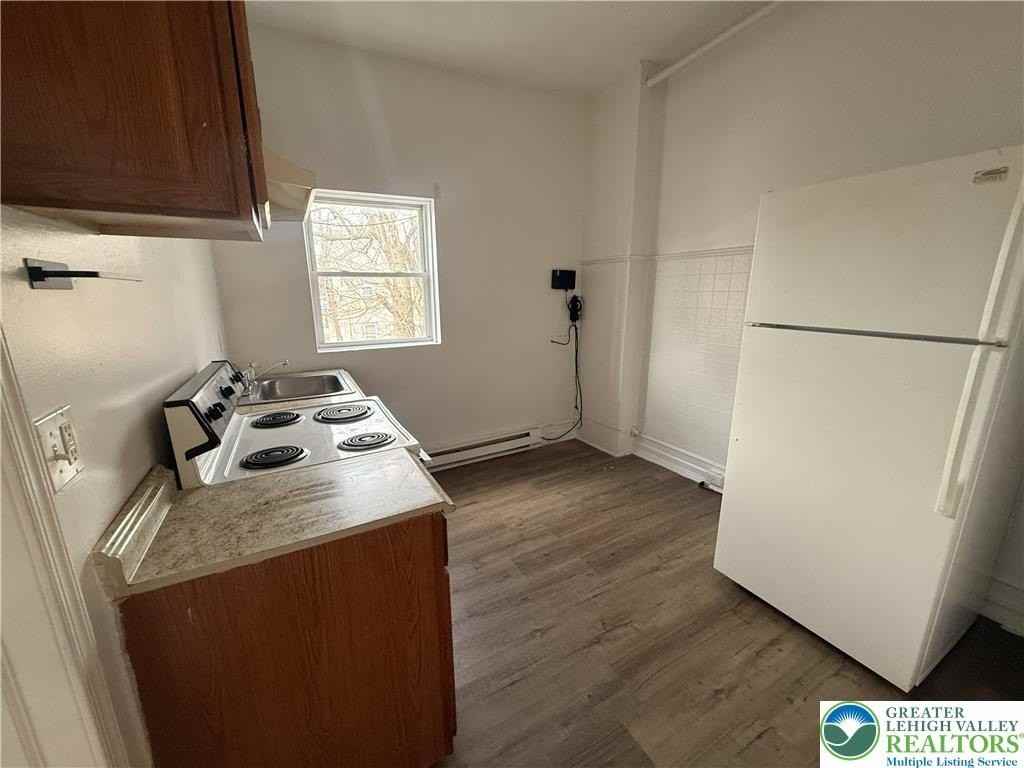 425 W Liberty St Apt 2 - Photo 4 of 5