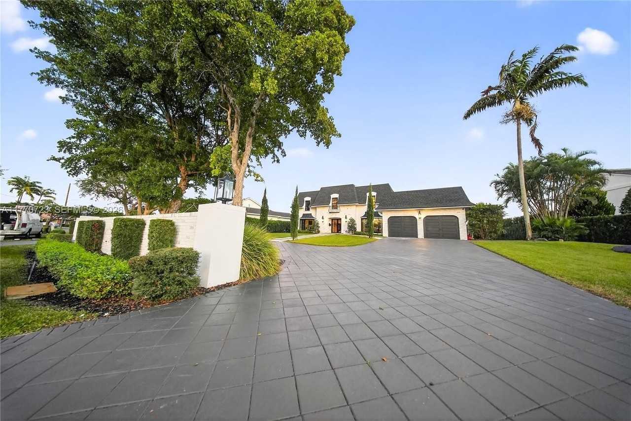 4312 Ne 22nd Ave - Photo 3 of 48