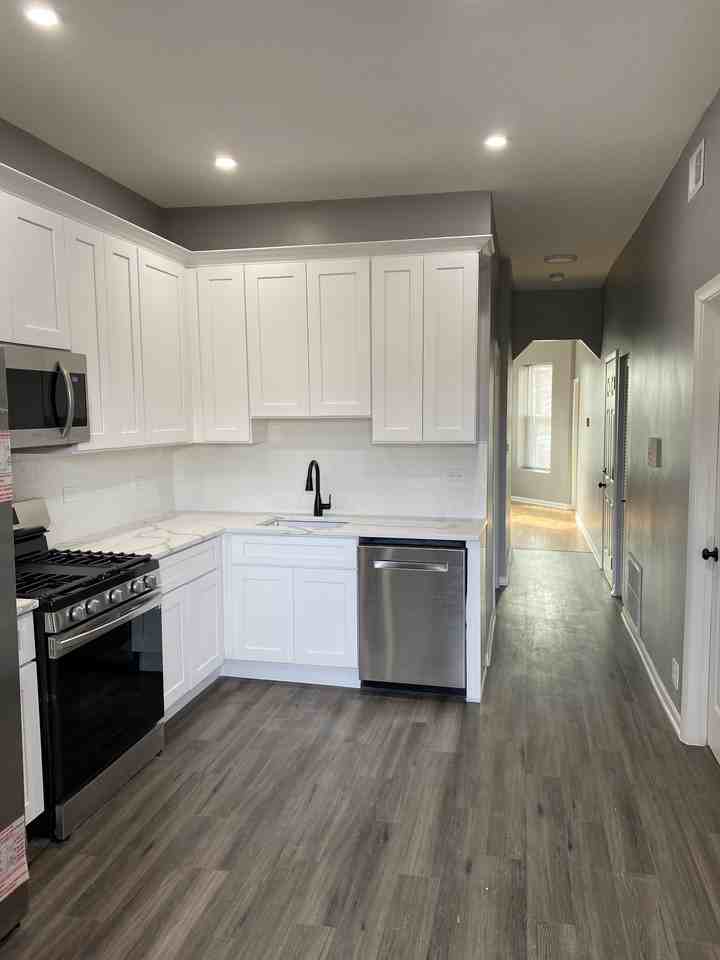 3343 N Troy St - Photo 4 of 15