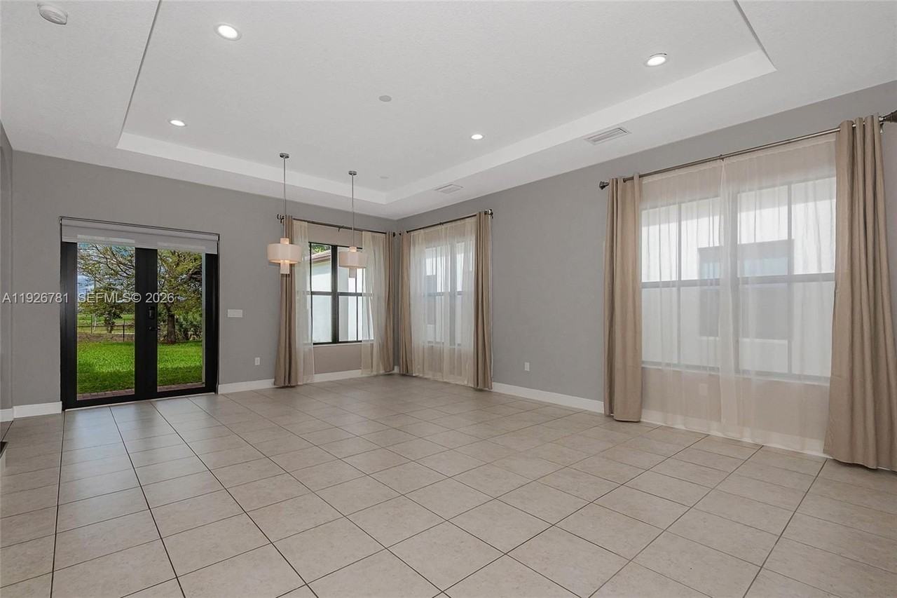 3320 Nw 84th Way #3320 - Photo 3 of 35