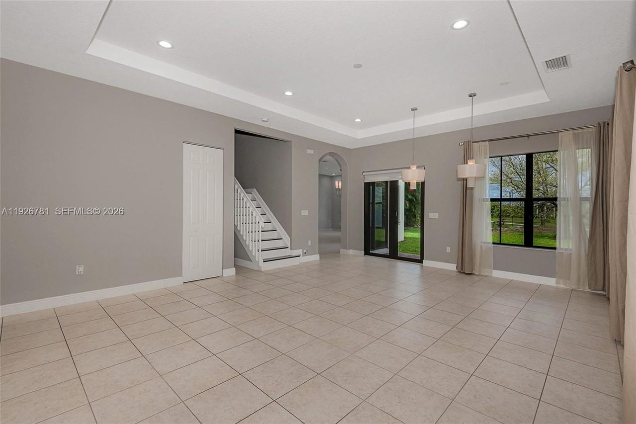 3320 Nw 84th Way #3320 - Photo 4 of 35