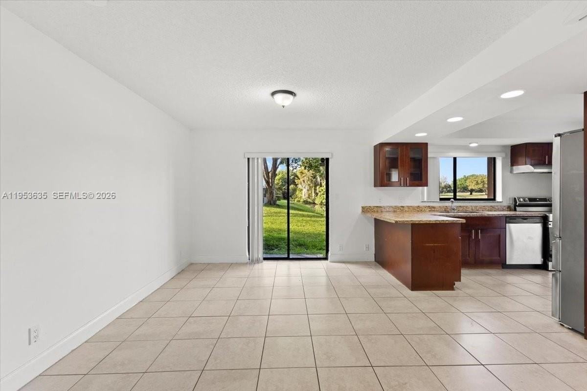 181 Wimbledon Lake Dr #181 - Photo 6 of 36