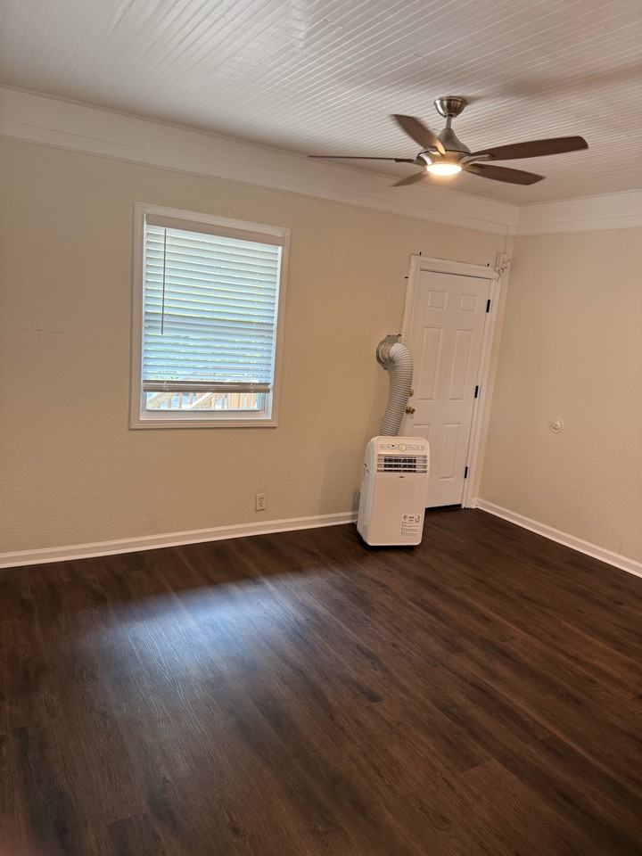 4201 N Nebraska Ave #4 - Photo 4 of 21