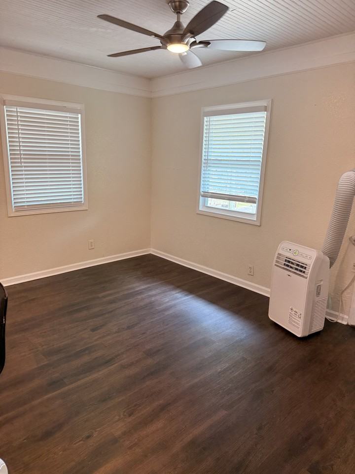 4201 N Nebraska Ave #4 - Photo 5 of 21