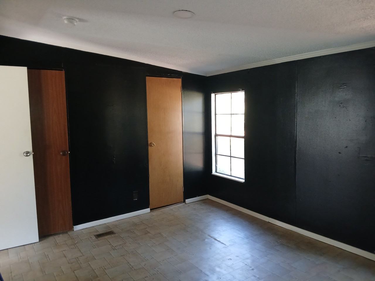 1038 Viking Ct - Photo 5 of 10