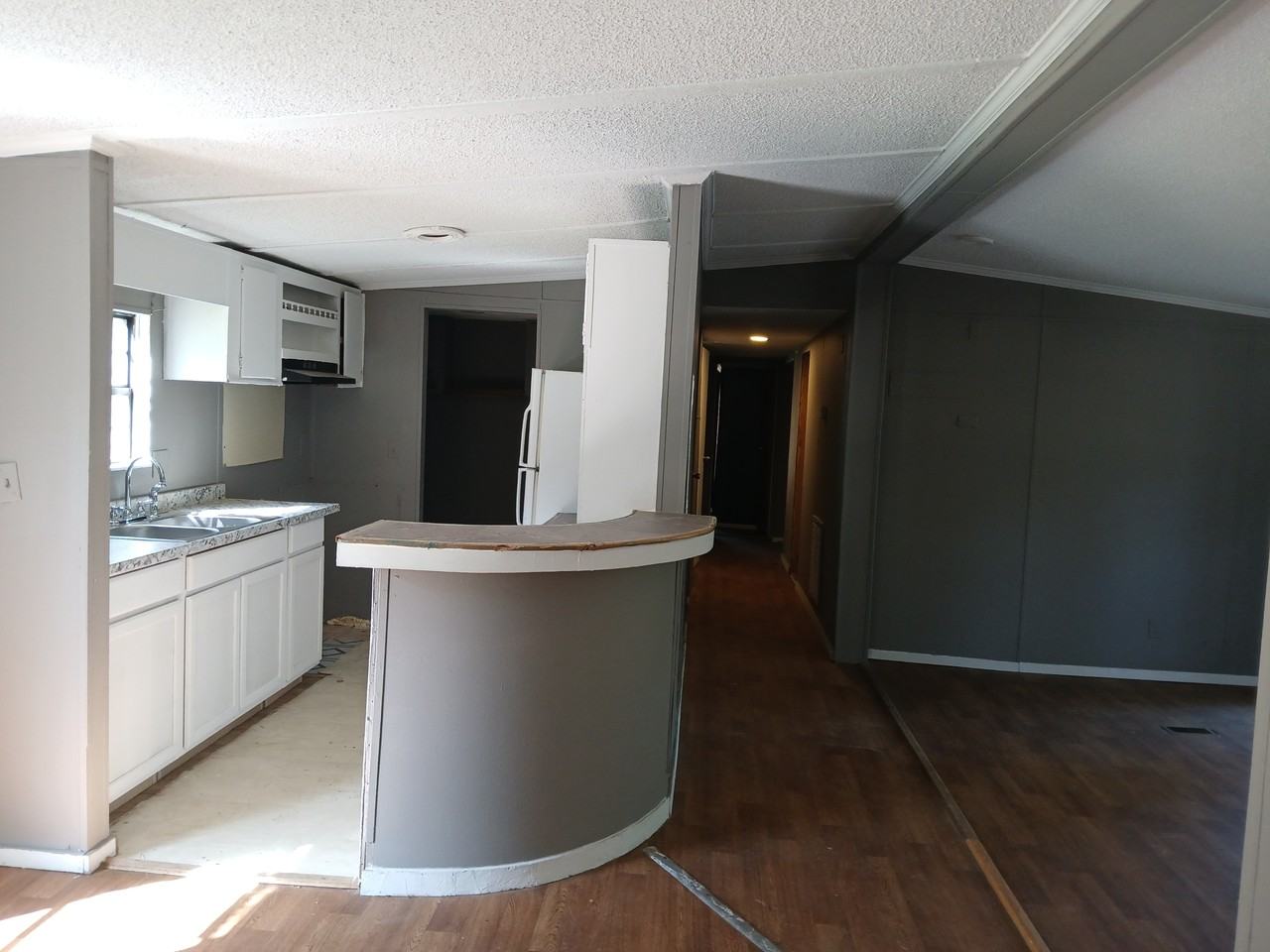 1038 Viking Ct - Photo 6 of 10