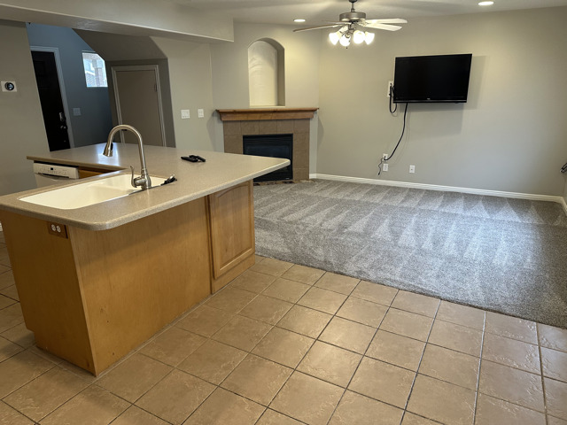 136 W Arlington Way - Photo 2 of 12