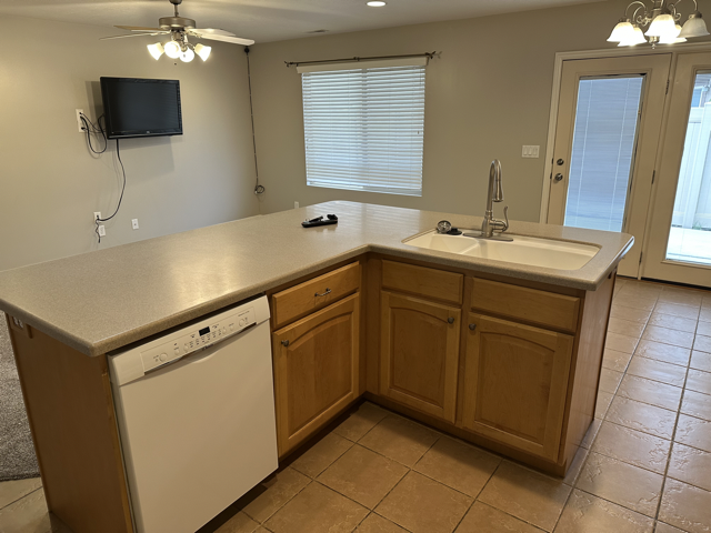 136 W Arlington Way - Photo 4 of 12