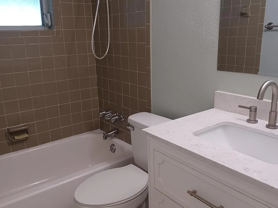 7130 King Arthur Dr - Photo 7 of 10