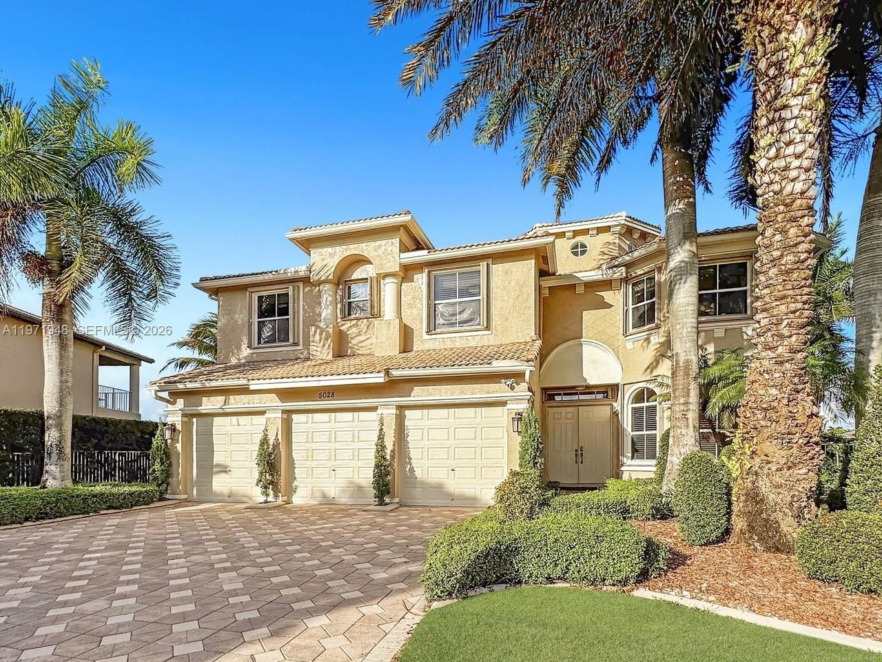 5028 Sw 170th Ave - Photo 4 of 50