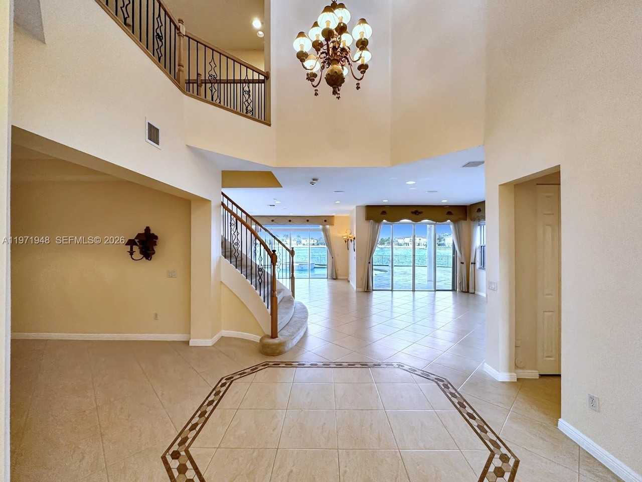 5028 Sw 170th Ave - Photo 7 of 50