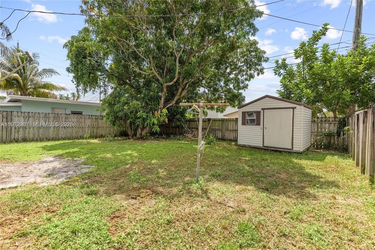 2118 Cleveland St - Photo 4 of 5