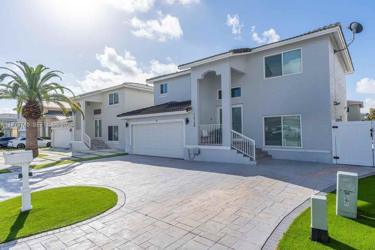 12138 Sw 250th Ter - Photo 2 of 38