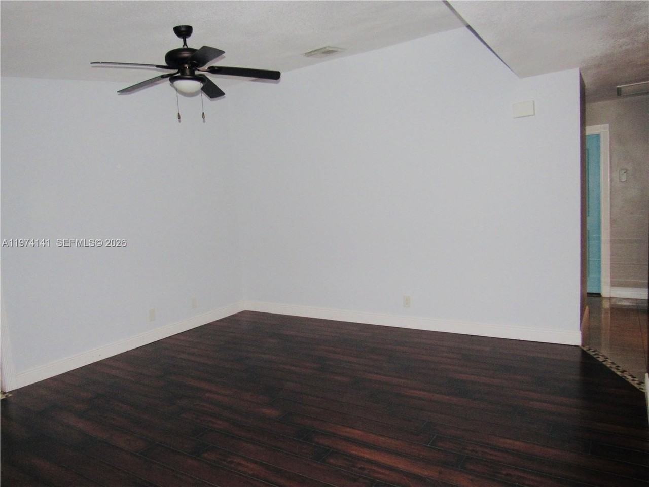 233 Meadows Dr - Photo 3 of 16