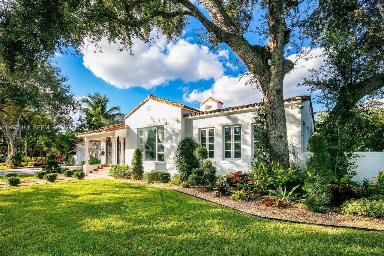 113 Ne 101st St - Photo 2 of 50