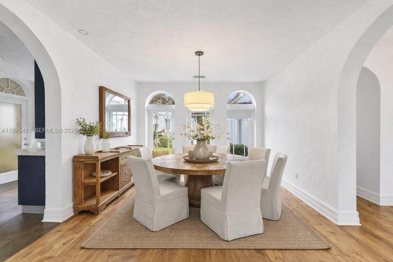 113 Ne 101st St - Photo 6 of 50