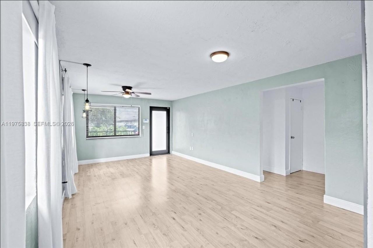 5754 Sw 20th St - Photo 7 of 18