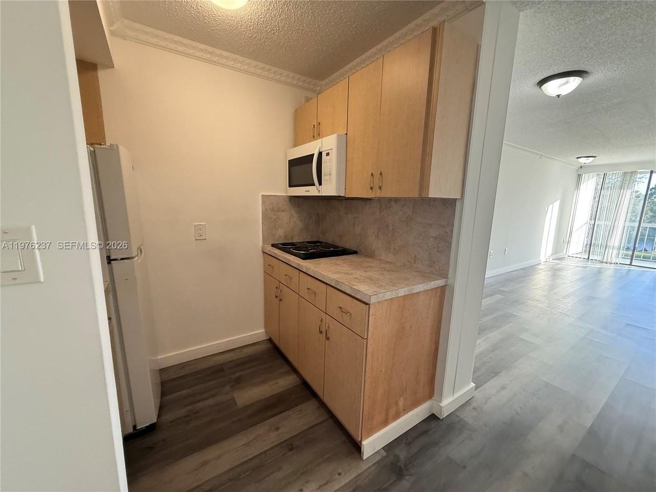 750 Ne 195th St #228 - Photo 3 of 17