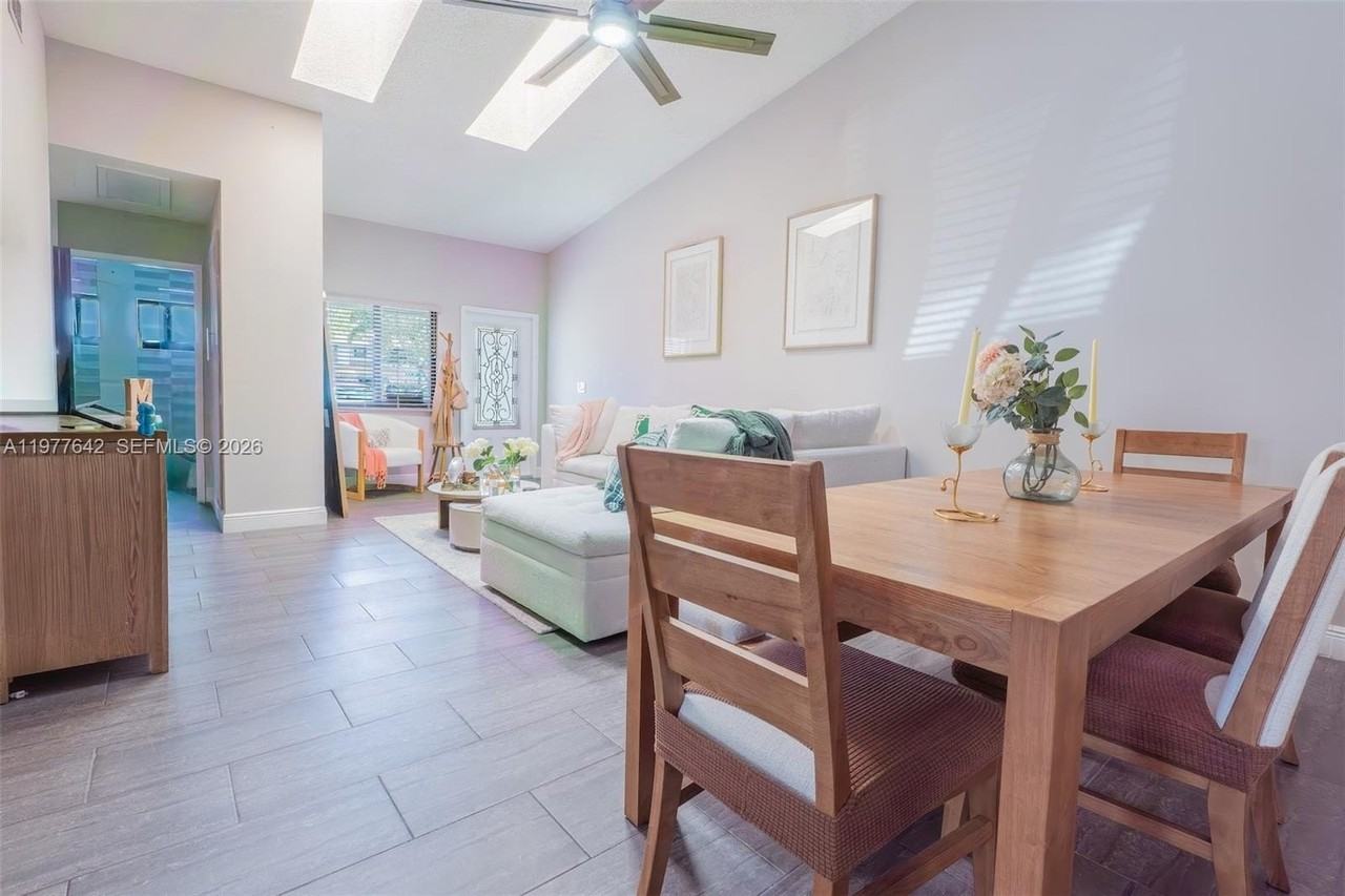 1662 N 14th Ter #0 - Photo 4 of 26