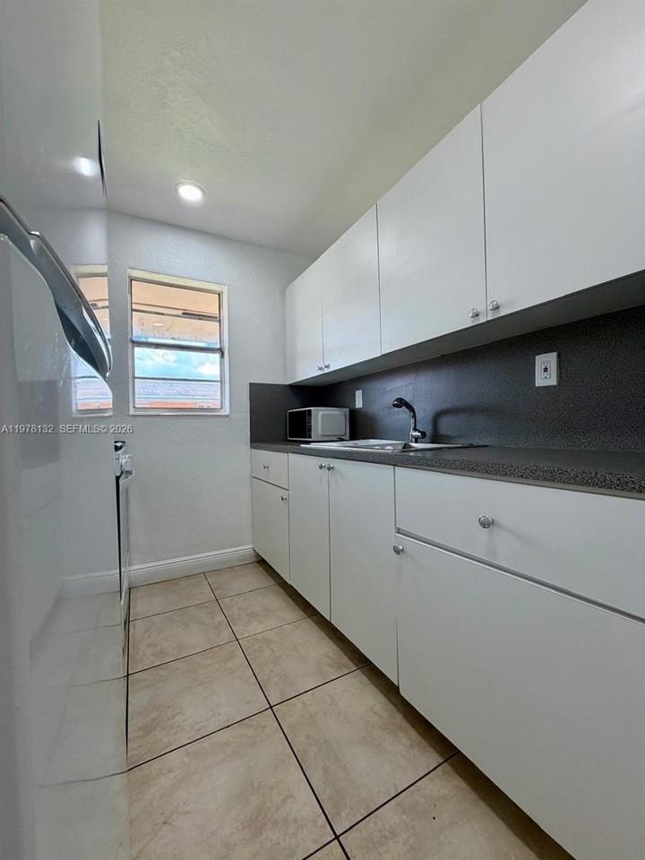 3800 Sw 102nd Ave #203 - Photo 6 of 17