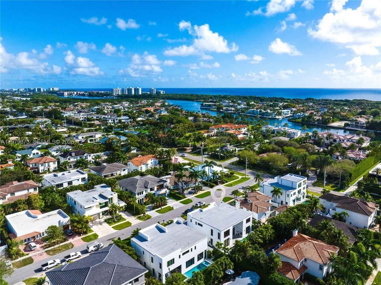 464 Ne 6th St - Photo 5 of 50