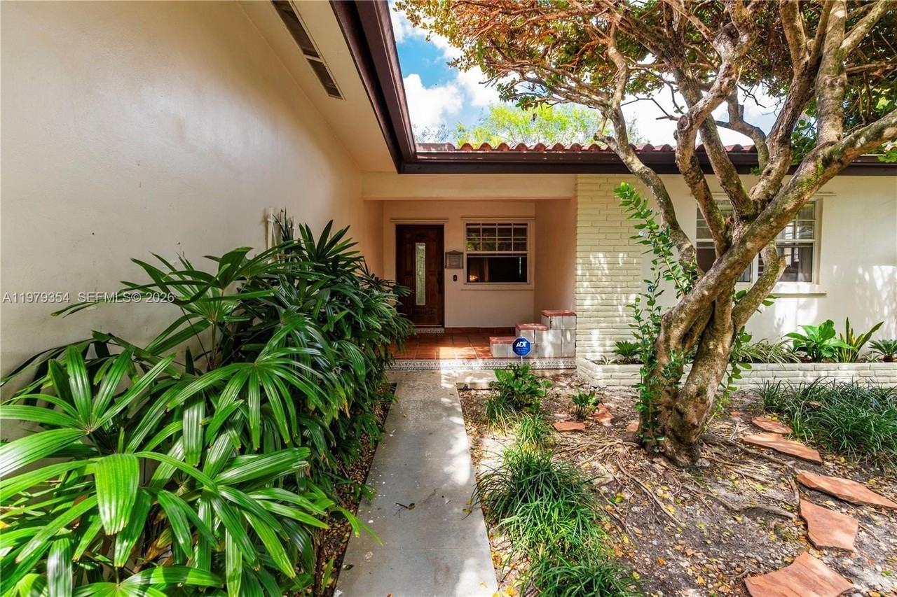 1449 Baracoa Ave - Photo 2 of 26