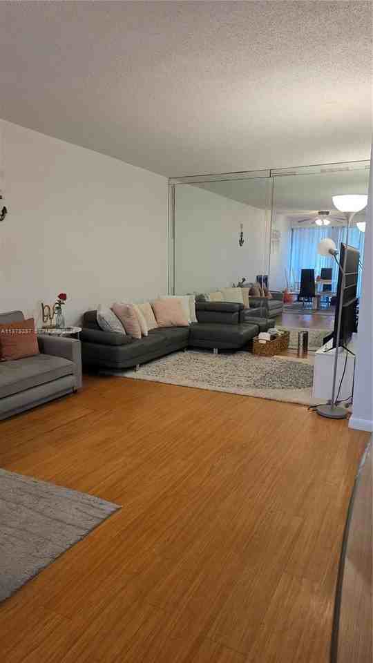 750 Ne 199th St #101H - Photo 3 of 49