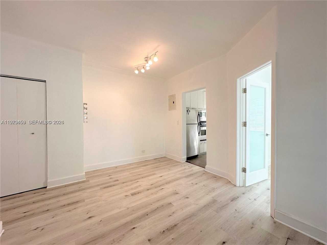 840 10th St #10 - Photo 2 of 17