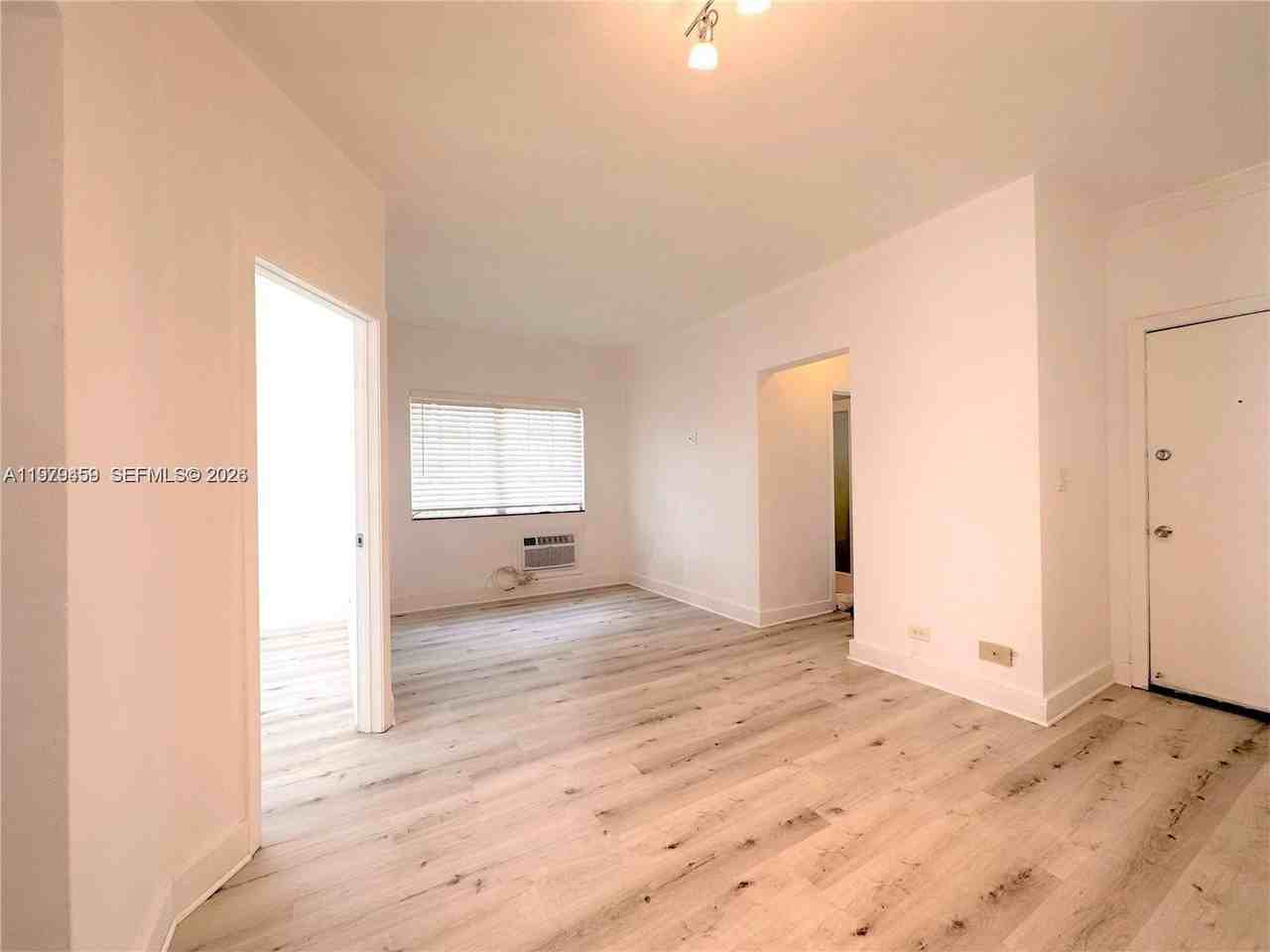 840 10th St #10 - Photo 3 of 17